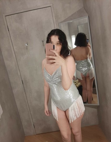 BellaPlays star top pics