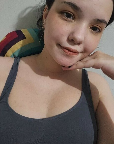 BellaPlays free star image