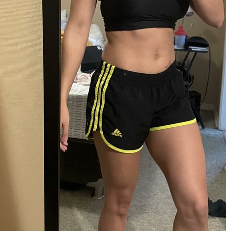 Sara Miller hot star pic