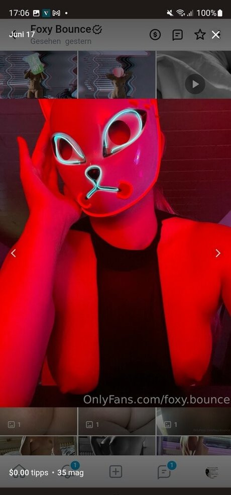 FoxyBounce model sexy photo