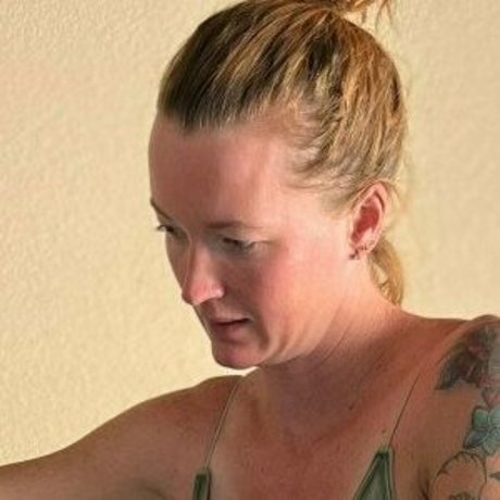 Fitredheadd high quality model photos