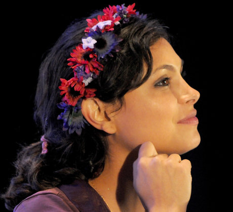 Morena Baccarin beautiful star images