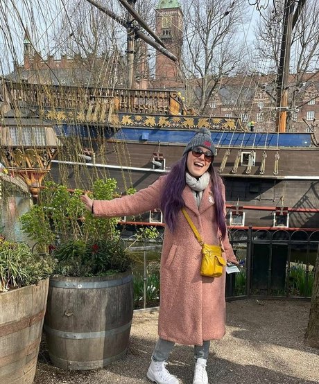 Ellen Rose model hot picture