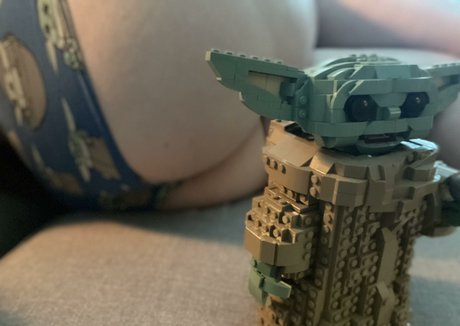 Curvy Nerd Penny top star pics