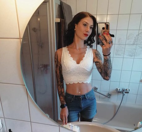 Lechl Sisters model nudes archive