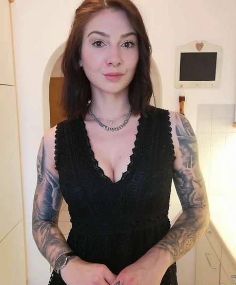 Lechl Sisters erotic pornstar pic