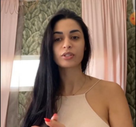 Shirin Azami Profile pic