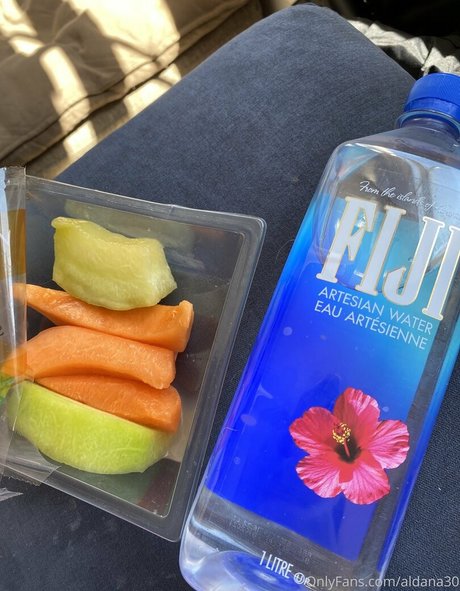 aldana30 adult star photo