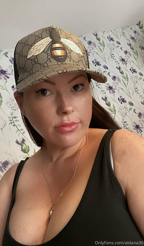 aldana30 xxx model gallery
