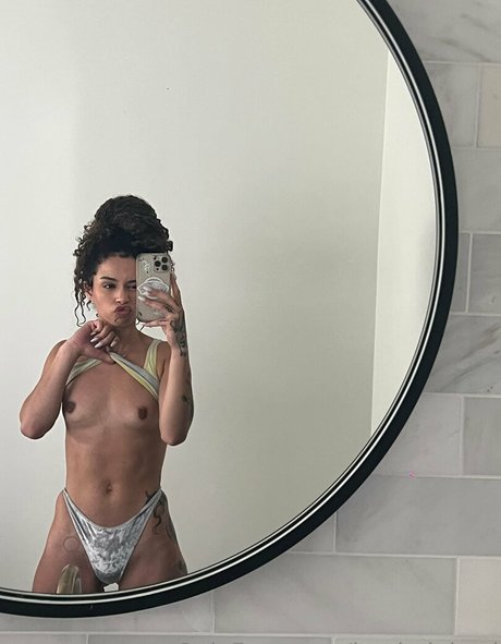 Queen Qiana model hot archive