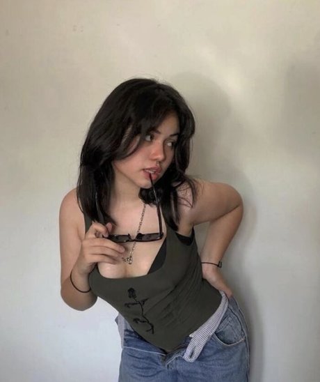 Jazzy Rosie hd pornstar pic