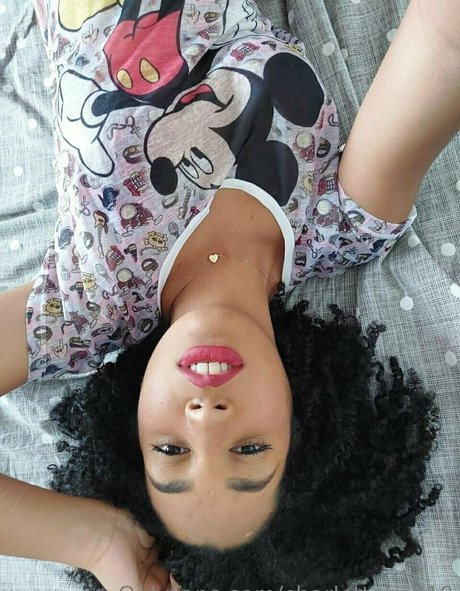 its charl0ttehall model pretty image