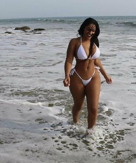 ifyouseekaimeeofree erotic model pic