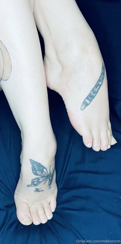 mikkistorm adult star img