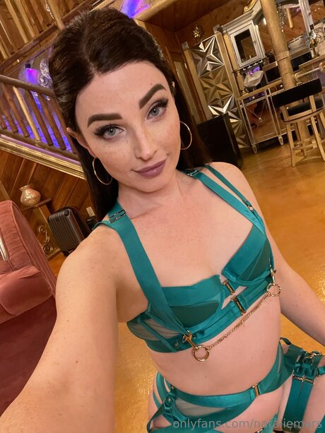 nataliemars perfect actress photos