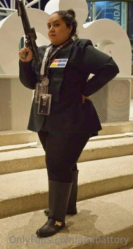 anabattory nudes model pics