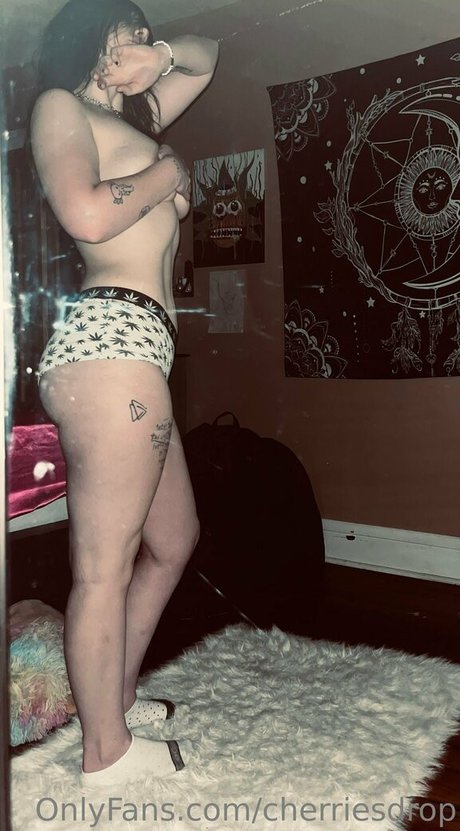 cherriesdrop pretty star pic