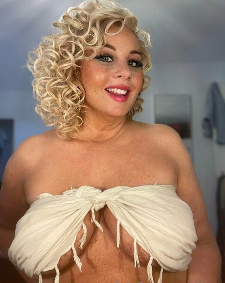 elixerr model sexy gallery