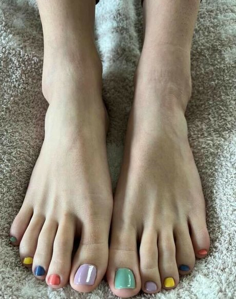 myposedtoes sexy star img