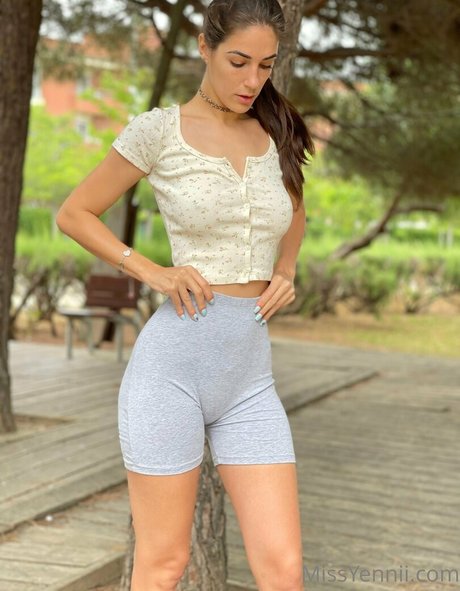 missyennii free model sexy images