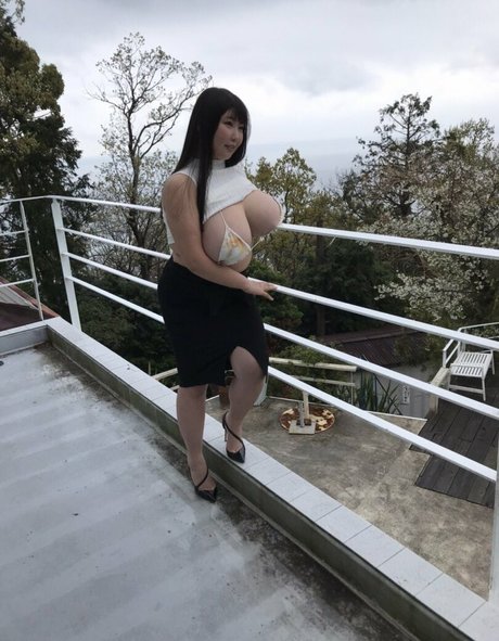 momomomose pornographic actress photos