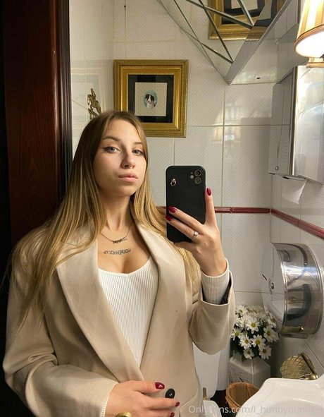 l hunnybunny l art star galleries