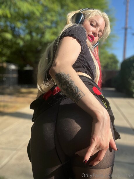 lolafae model top galleries