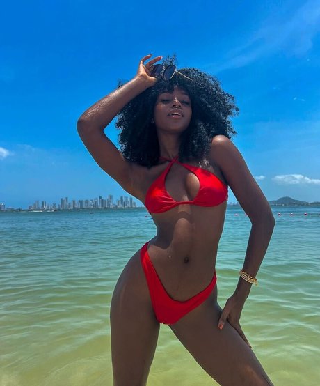 justkeik naked star img