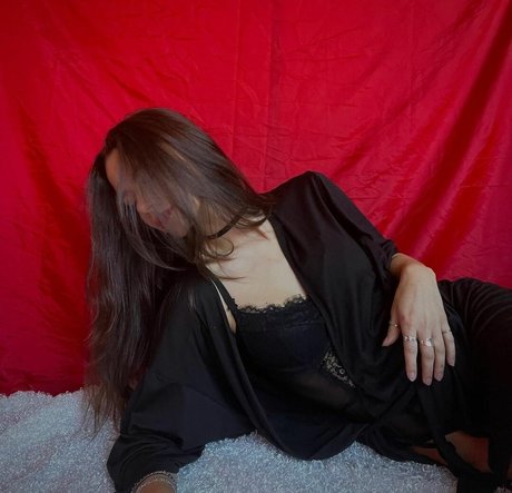 Nobosart nude actress photo