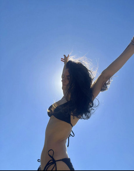 Nobosart model xxx photos