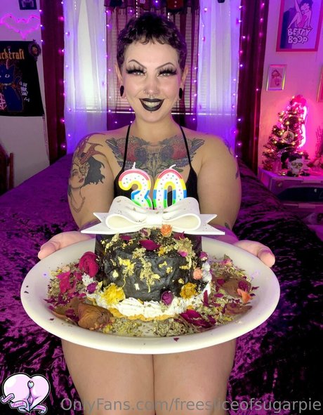 freesugarsweetmeat hot star pic