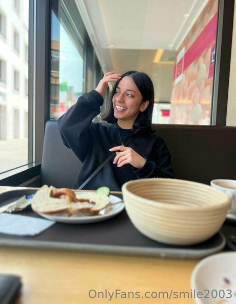 smile2003 nudes actress img