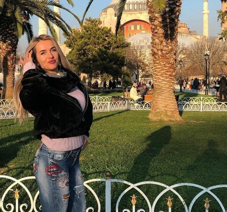 Oksana Mishyna erotic pornstar photos