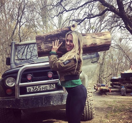 Oksana Mishyna sexy star pictures