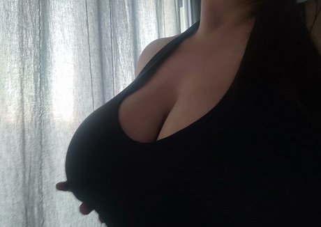 Lady McBosom sexy star pic