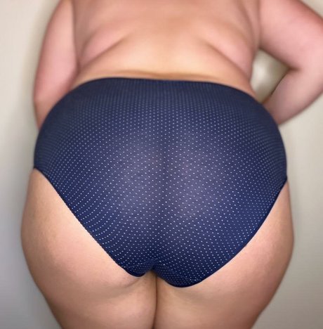 Snacky Thikums pornstar hd photos