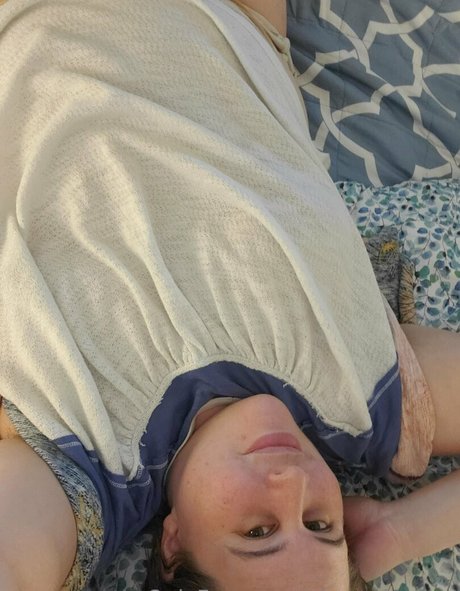 claracrispfree nudes model picture