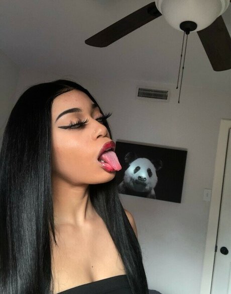 cokax model pornographic image