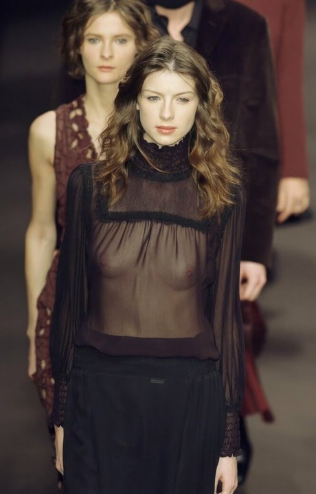 Caitriona Balfe model hd pic