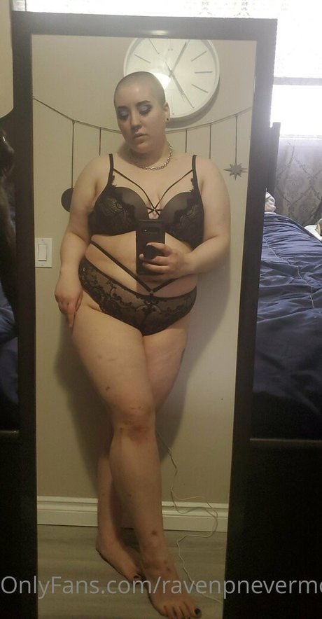 ravenpnevermore adult model pic