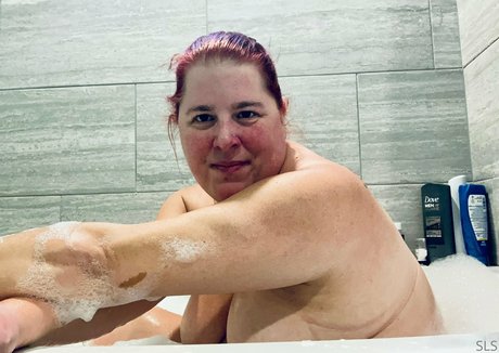 rckyshow erotic actress picture