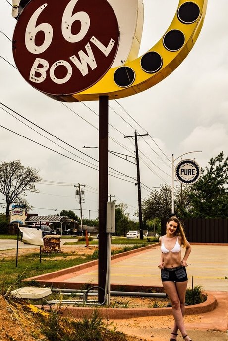 Cynda Mcelvana model art img