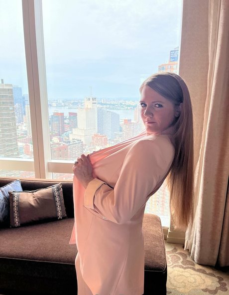 nice sp1c3 model nude archive