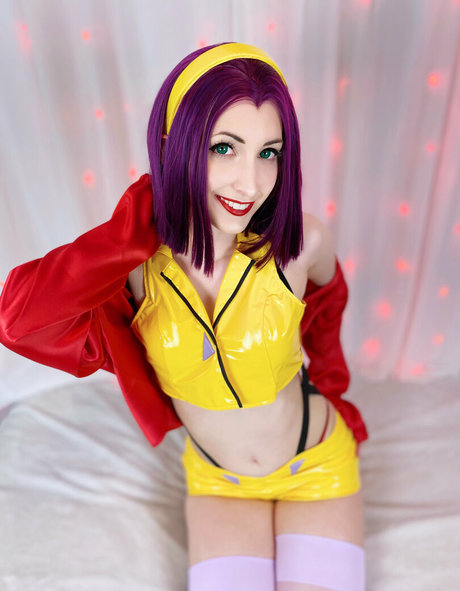 evvils model beautiful photos