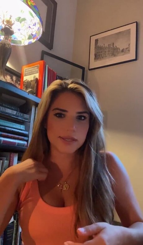 Catalina Lauf pretty actress pics