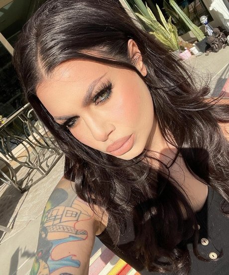 Baileysarian nice model images