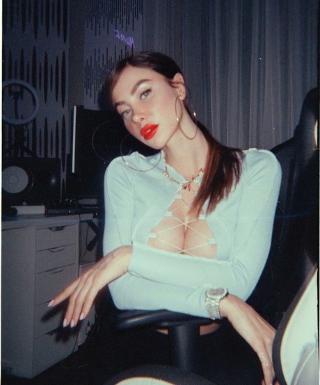 Valentina Fradegrada model xxx pic