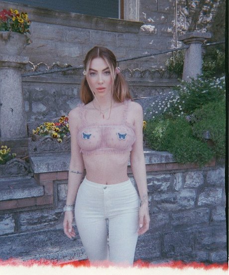 Valentina Fradegrada star exclusive pics