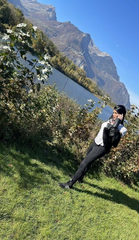 Victoria Carvalho adult model pictures