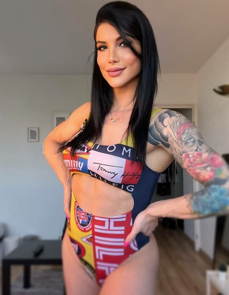 Victoria Carvalho porn model archive